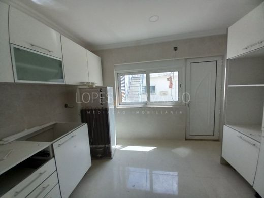 Luxury House for sale in Seixal, 445 000 €, Photo 3