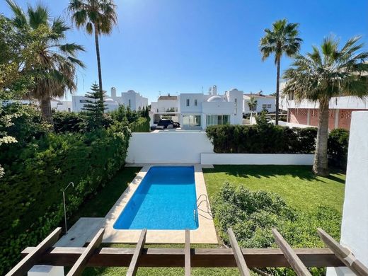 Maison de luxe à vendre à Marbella, 1 470 000 €, Photo 2