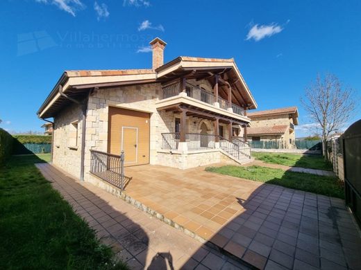 Maison de luxe à vendre à Villarcayo, 500 000 €, Photo 3