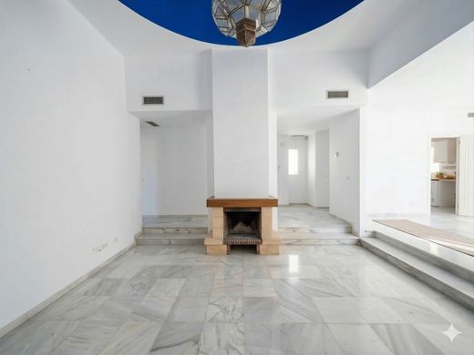 Maison de luxe à vendre à Marbella, 1 470 000 €, Photo 4