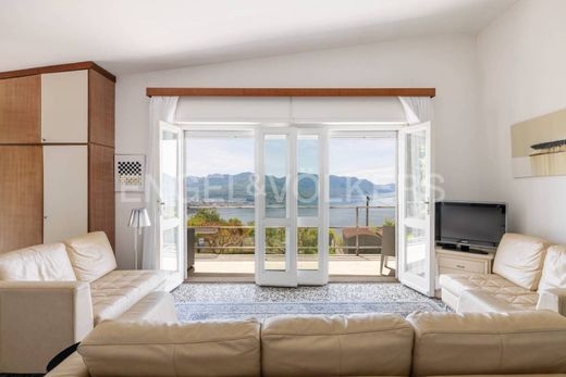 Luxury House for sale in Maccagno, 430 000 €, Photo 2