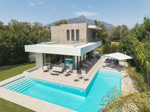 Luxury House for sale in Marbella, 3 950 000 €, Photo 1