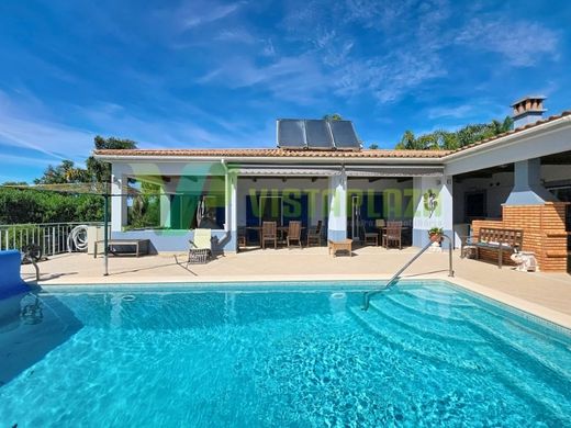 Luxury House for sale in Portimão, 915 000 €, Photo 1