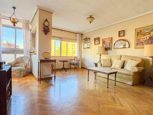 Luxury Apartment for sale in Valencia, 480 000 €, Photo 1