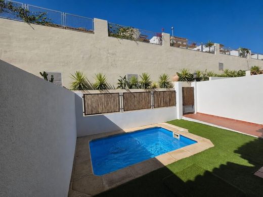 Luxury House for sale in Benalmádena, 469 000 €, Photo 1