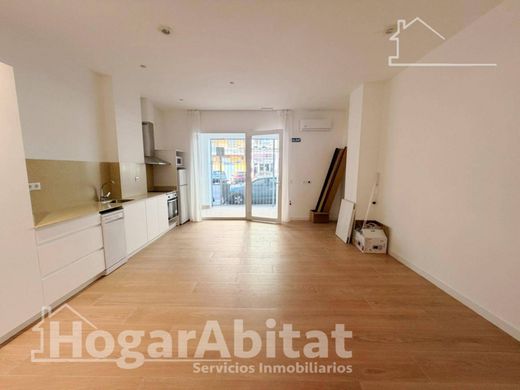 Luxury Apartment for sale in Valencia, 749 000 €, Photo 1