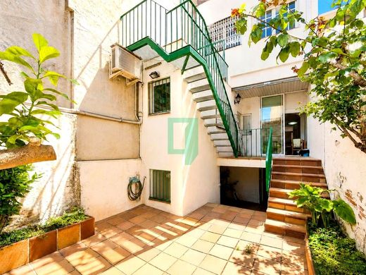 Luxury House for sale in Badalona, 675 000 €, Photo 1