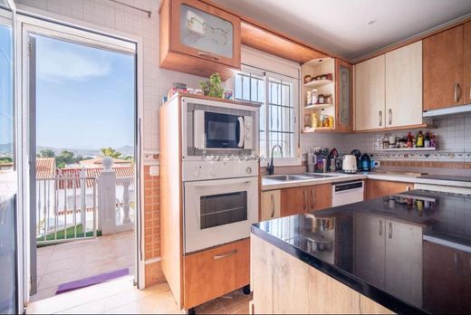 Luxury House for sale in Málaga, 690 000 €, Photo 1