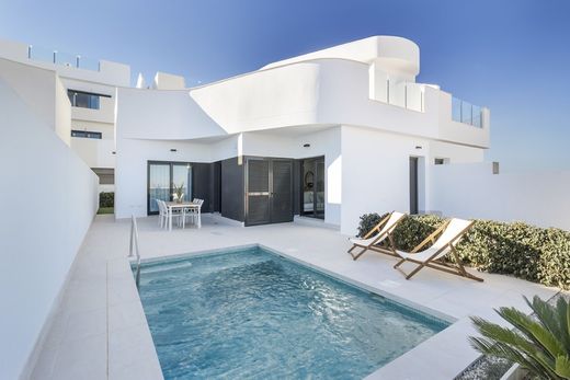Maison de luxe à vendre à Torrevieja, 539 000 €, Photo 1