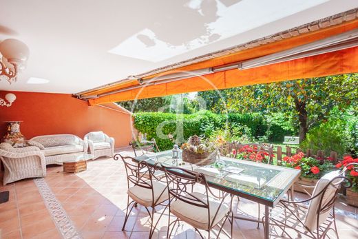 Luxury House for sale in Aravaca, 1 900 000 €, Photo 1