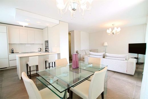 Luxury Apartment for sale in Lugano, 2 182 553 €, Photo 1
