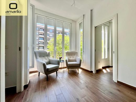 Luxury Apartment for sale in Valencia, 465 000 €, Photo 1