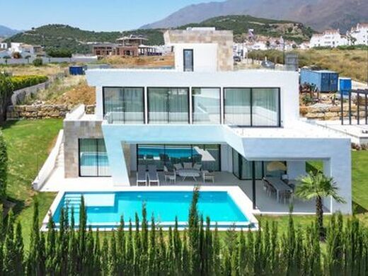 Luxury House for sale in Marbella, 2 495 000 €, Photo 1