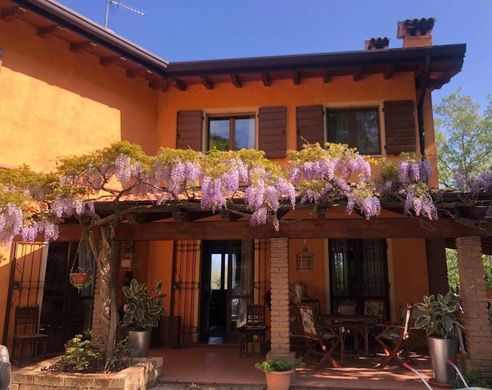Luxury House for sale in Desenzano Del Garda, 1 680 000 €, Photo 1