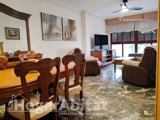 Luxury Apartment for sale in Valencia, 585 000 €, Photo 1