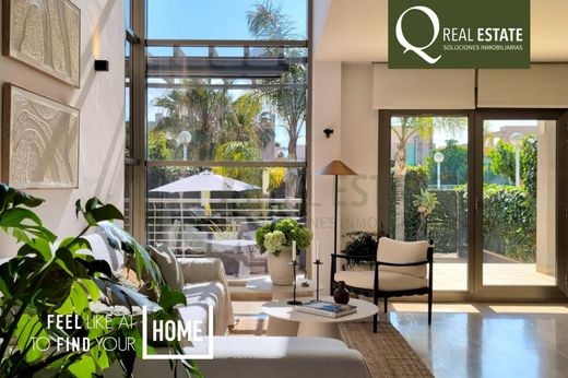 Luxury House for sale in Mutxamel, 699 000 €, Photo 1
