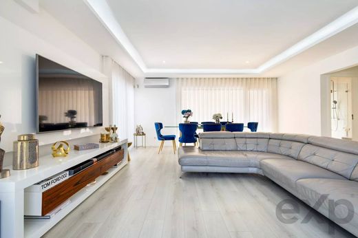 Maison de luxe à vendre à Charneca de Caparica, 780 000 €, Photo 3