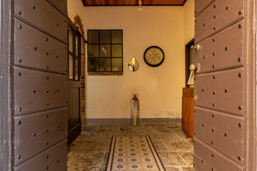 Luxury House for sale in Menaggio, 785 000 €, Photo 4