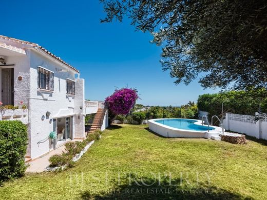 Luxury House for sale in Nerja, 575 000 €, Photo 1