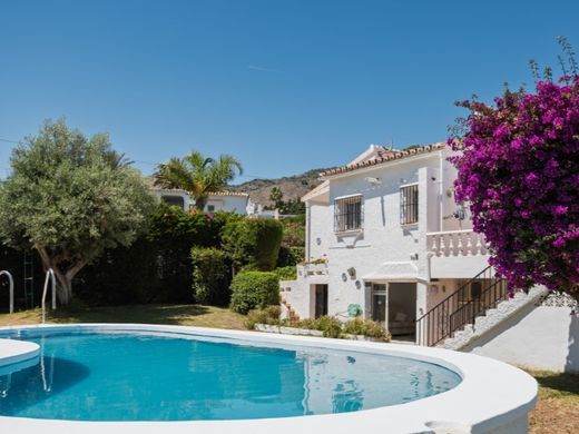 Luxury House for sale in Nerja, 575 000 €, Photo 1