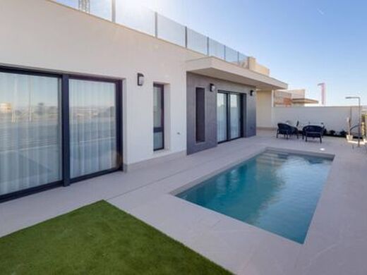 Maison de luxe à vendre à Torrevieja, 595 000 €, Photo 1
