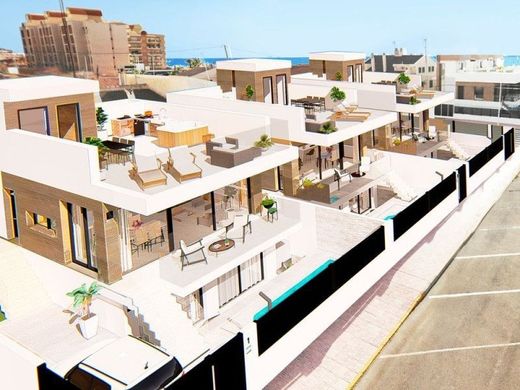 Maison de luxe à vendre à Torrevieja, 820 000 €, Photo 2