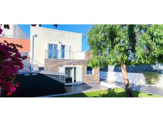 Luxury House for sale in Sesimbra, 530 000 €, Photo 1