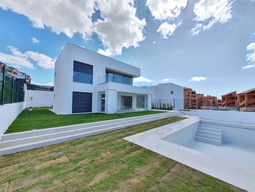 Luxury House for sale in Manilva, 780 000 €, Photo 1