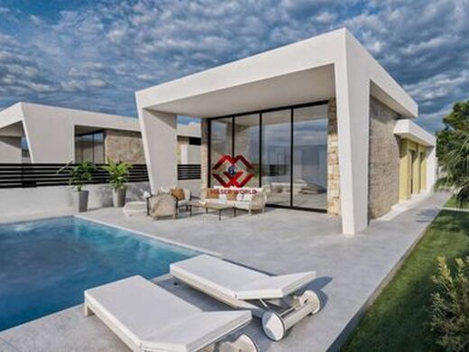 Maison de luxe à vendre à Torrevieja, 700 000 €, Photo 1
