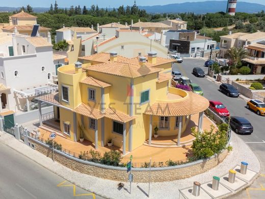 Luxury House for sale in Portimão, 760 000 €, Photo 1