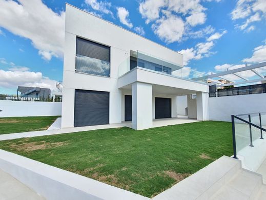Luxury House for sale in Manilva, 780 000 €, Photo 2
