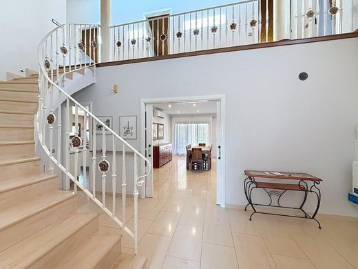 Maison de luxe à vendre à Cubelles, 699 000 €, Photo 2
