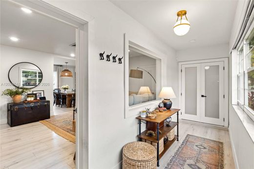 Luxury House for sale in Miami, 753 497 €, Photo 3