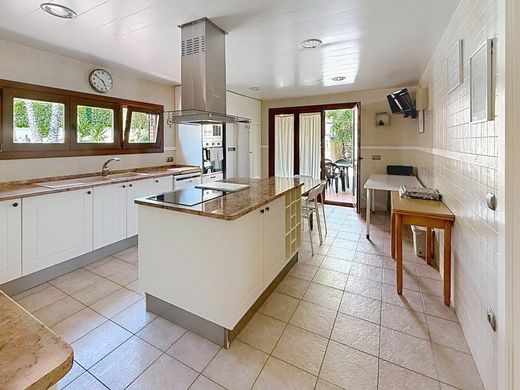 Maison de luxe à vendre à Cubelles, 699 000 €, Photo 4