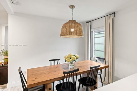 Luxury House for sale in Miami, 753 497 €, Photo 5