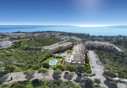 Luxury Apartment for sale in Manilva, 625 000 €, Photo 2