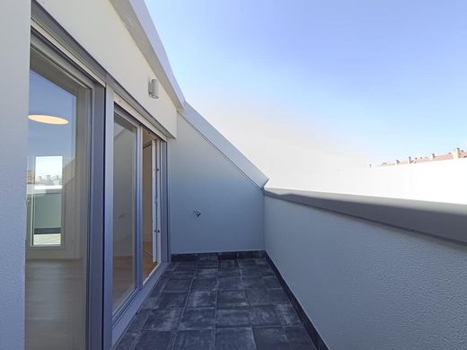 Luxury Apartment for sale in Alcalá de Henares, 498 000 €, Photo 2