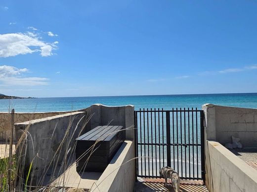 Maison de luxe à vendre à Quartu Sant Elena, 650 000 €, Photo 2