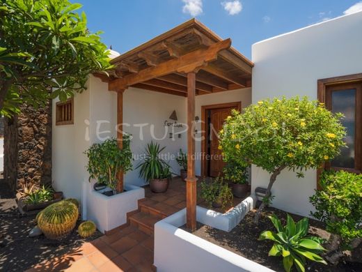 Luxury House for sale in Arrecife, 1 045 000 €, Photo 4