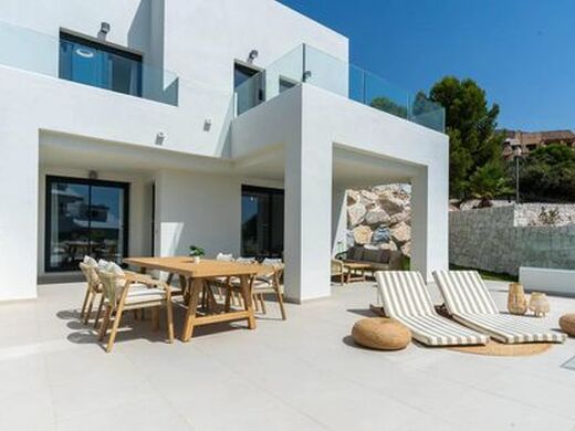 Luxury House for sale in Benalmádena, 700 000 €, Photo 1