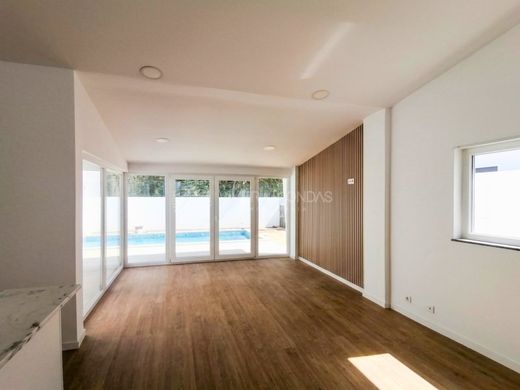 Maison de luxe à vendre à Charneca de Caparica, 650 000 €, Photo 5