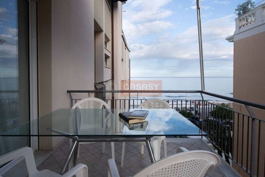 Luxury Apartment for sale in Alassio, 960 000 €, Photo 1