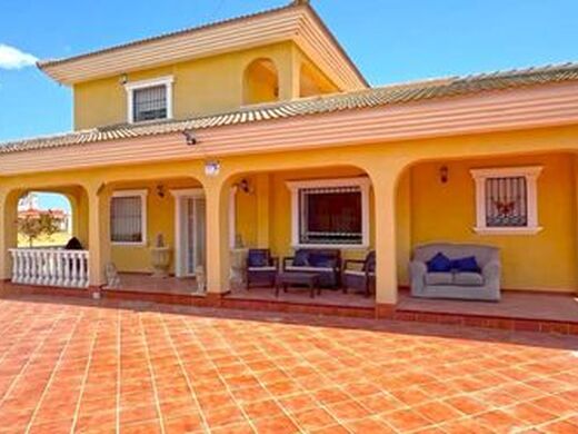 Luxury House for sale in Torrevieja, 610 000 €, Photo 1