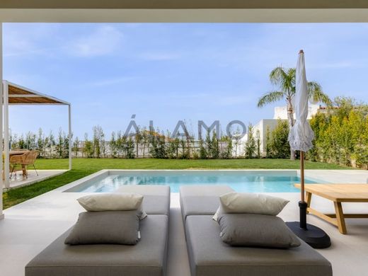 Luxury House for sale in Faro, 1 375 000 €, Photo 1
