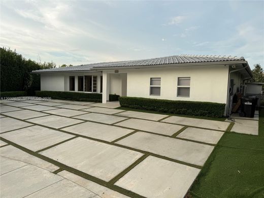 Luxury House for sale in North Miami, 4 132 609 €, Photo 1