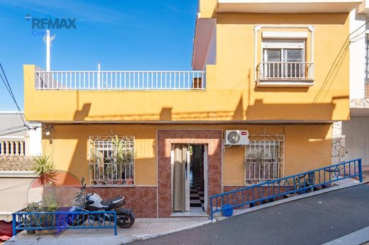 Luxury House for sale in Málaga, 415 000 €, Photo 1