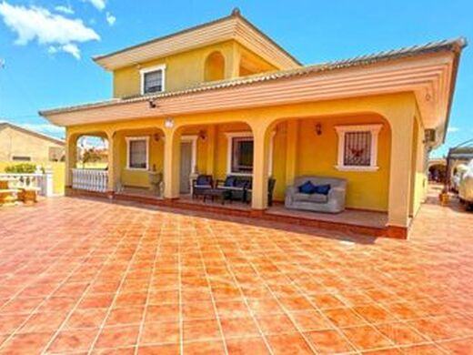 Luxury House for sale in Torrevieja, 610 000 €, Photo 2