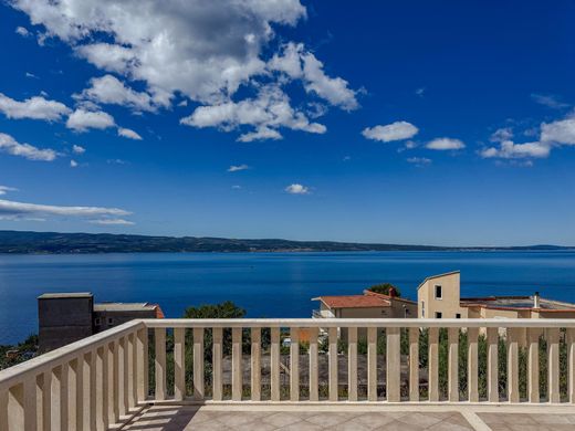 Maison de luxe à vendre à Dugi Rat, 1 390 000 €, Photo 4