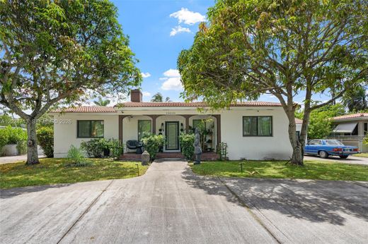 Luxury House for sale in North Miami, 1 851 450 €, Photo 1