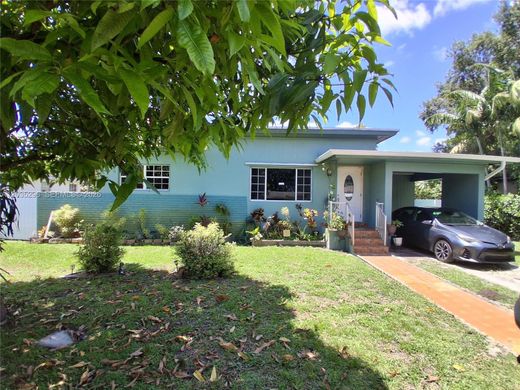 Luxury House for sale in North Miami, 443 487 €, Photo 1
